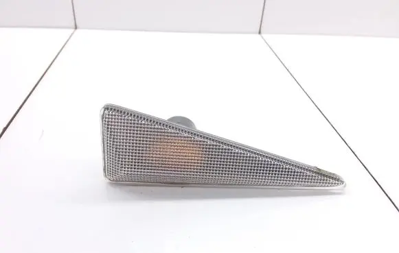 Renault Megane II Front fender indicator light 8200027150E