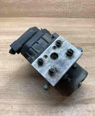 Audi A4 S4 B5 8D ABS Pump 0273004281 8E0614111AB