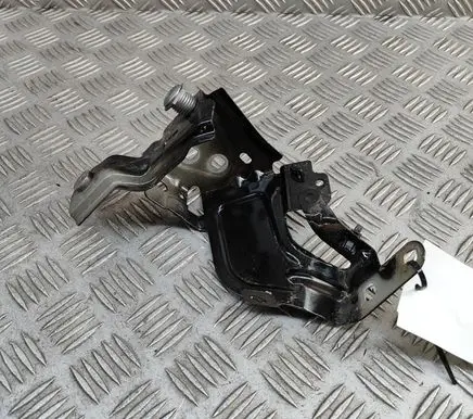 Fender mounting bracket
