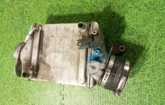 BMW X5M E70 other engine part 7589468 T5320002
