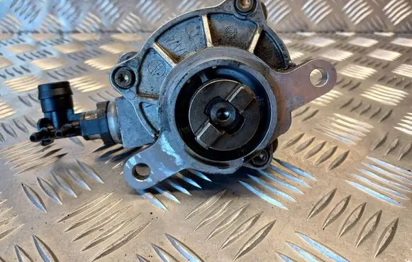 Renault Master II Vacuum pump 8200102535