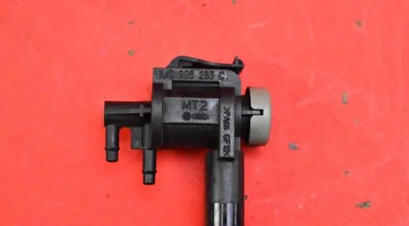 Audi A3 S3 8L Vacuum valve 1J0908283C