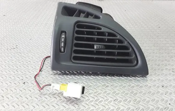Citroen C5 Dashboard side air vent grill/cover trim 963261657A