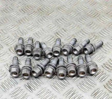 Volvo XC60 Nuts/bolts 