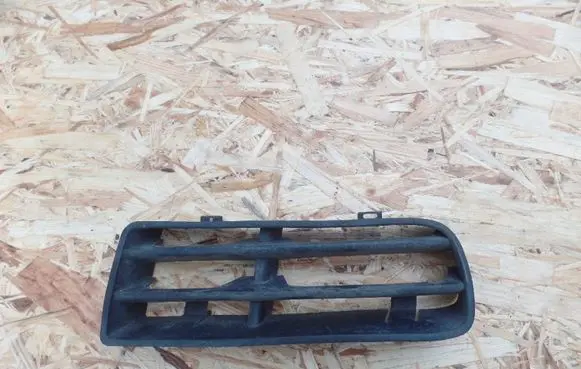 Volkswagen Golf IV Front bumper lower grill 1J085366E