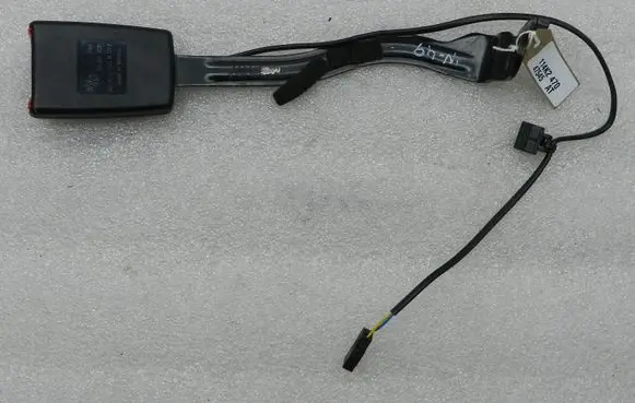 Volkswagen Golf VI Front seatbelt buckle 1K4857755M 1K4857755MQVZ