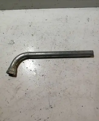 Volkswagen PASSAT B5 Wheel nut wrench 4d0012219a 00082