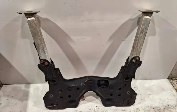 Fiat 500L Front subframe