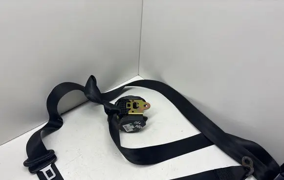 Audi A6 S6 C5 4B Front seatbelt 560571801