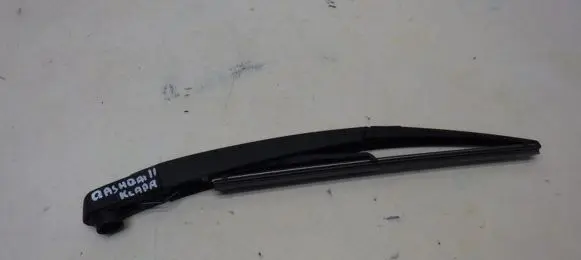 Nissan Qashqai Rear wiper blade arm