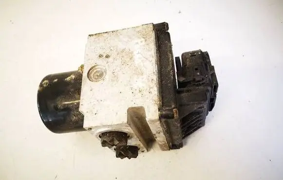 Volkswagen PASSAT B6 ABS Pump 3C0614095M 15747502B