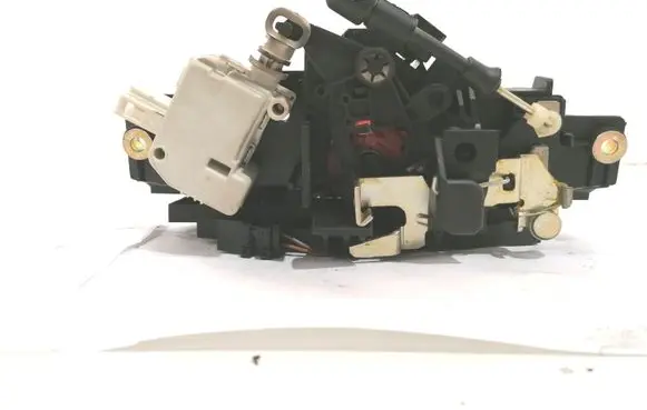 Audi A6 S6 C5 4B Central locking motor 8D9827565H 4B0827565H