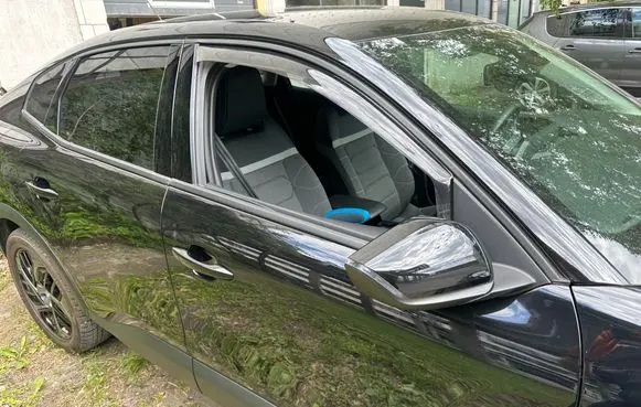Citroen C4 III e-C4 Front door wind deflector 1671975380