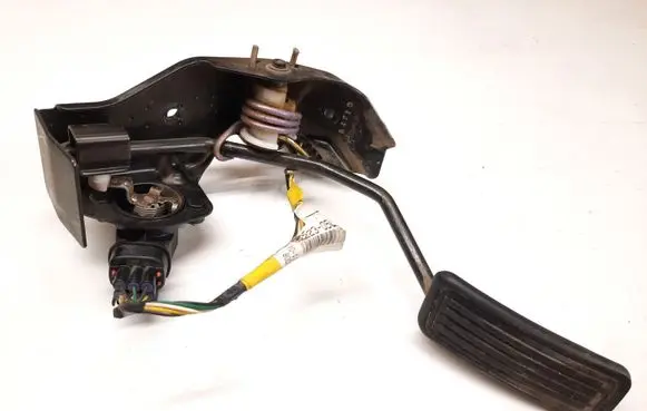 Toyota Avensis T250 Accelerator throttle pedal 8222305060 YSP8222305060