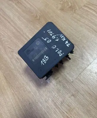 Volkswagen Polo IV 9N3 ABS Pump 6Q0907379E 10096003223 00006067D1