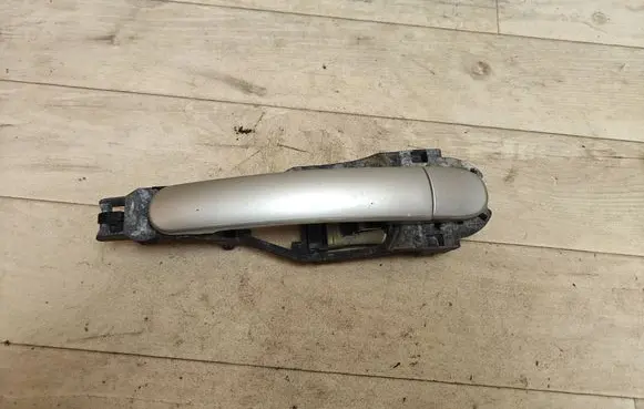 Volkswagen PASSAT B5.5 Rear door exterior handle 3B0837885