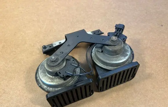 Land Rover Range Rover Sport L320 Horn signal LR014560