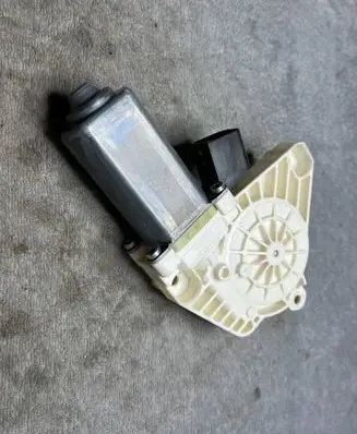 Mercedes-Benz GLA H247 Rear glass lock/latch X224 A2078200642