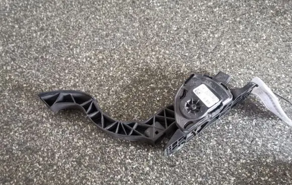Ford Focus Accelerator throttle pedal BV619F836AB