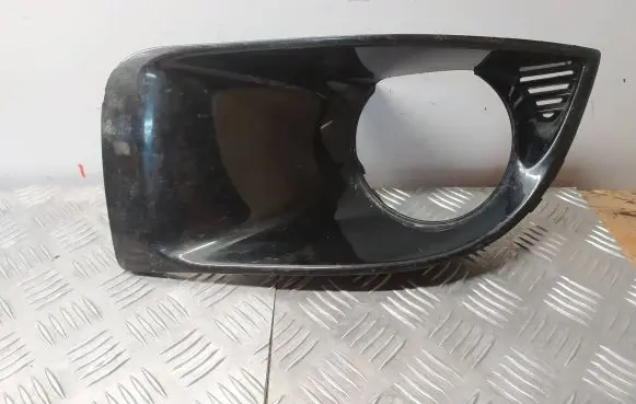 Subaru Impreza IV Headlight/headlamp mounting bracket