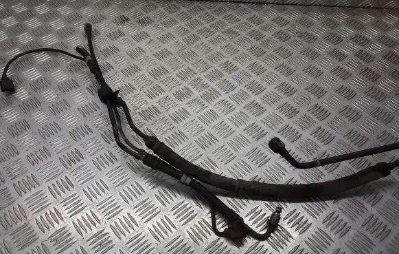 Volkswagen Polo IV 9N3 Power steering hose/pipe/line