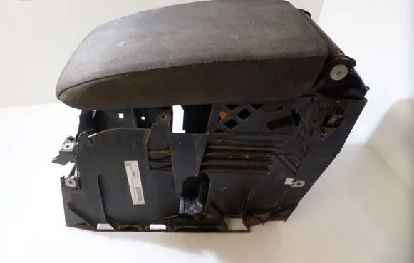Volkswagen Golf VI Armrest 1K0864207E