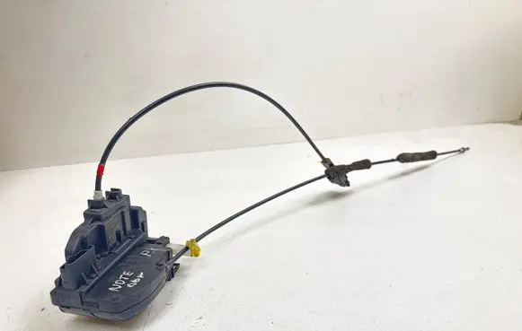 Nissan Note (E11) Front door lock 4506E