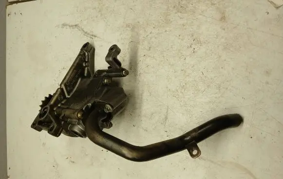 Mercedes-Benz C W203 Oil pump A6461810047