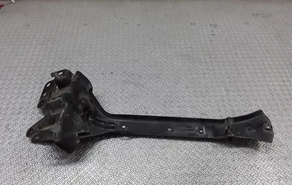 Volkswagen Touareg I Radiator support slam panel bracket 7L0805799