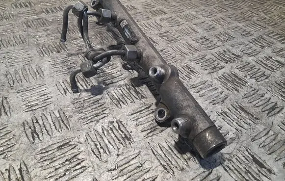 BMW 3 E90 E91 Fuel main line pipe 7787164 0445214030 009371L5
