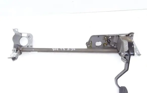 Peugeot 308 Brake pedal
