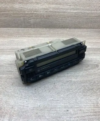 Volkswagen PASSAT B5 Climate control unit 1J1907044 5HB007617