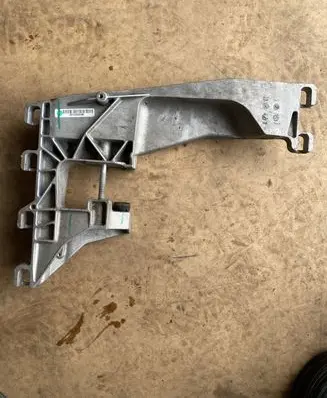 Jaguar F-Pace Gearbox mounting bracket GX735060BC