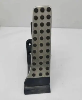 Mercedes-Benz GLK (X204) Accelerator throttle pedal A2043000400 170914 0560