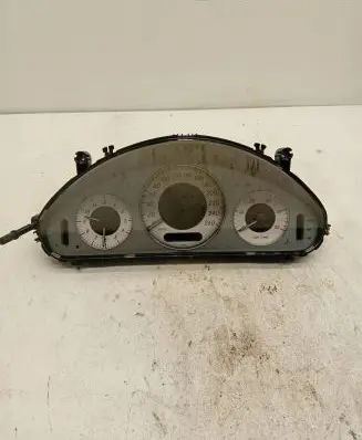 Mercedes-Benz E W211 Speedometer (instrument cluster) A2115405747 110080292
