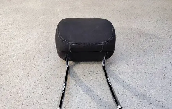 Mercedes-Benz C W205 Front seat headrest 