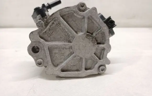 Peugeot 3008 II Vacuum pump 9804021880 31330213 456584