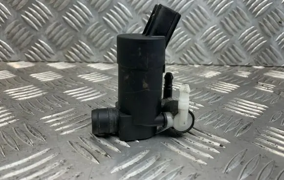 Volvo V70 Windscreen/windshield washer pump 1S7117K624