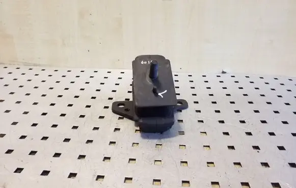 KIA Sorento Engine mount bracket 218123E250
