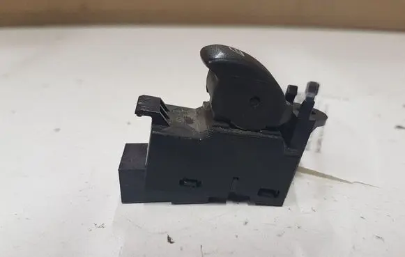 Volvo XC60 Electric window control switch 31272012 11W262