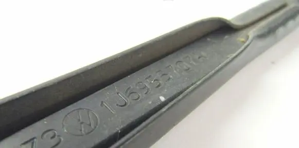 Volkswagen PASSAT B5.5 Rear wiper blade arm 1J6955707A