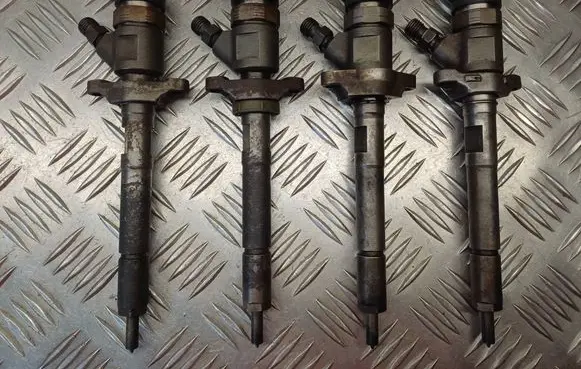 Volvo V50 Fuel injectors set 0445110259