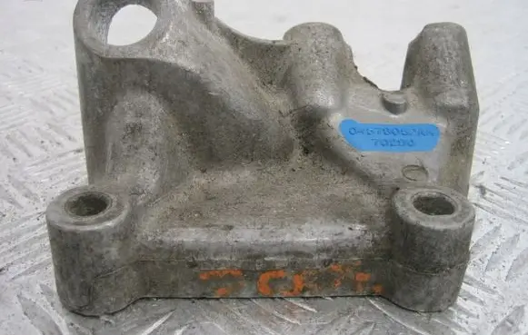 Chrysler 300C Engine mount bracket 04578052AA
