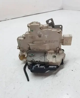 Audi A4 S4 B7 8E 8H Front door lock 8E2837016AA