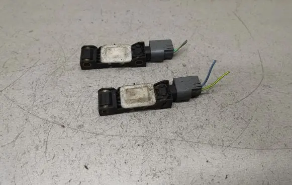 Chrysler PT Cruiser Airbag deployment crash/impact sensor 04671884AB 04671885AB