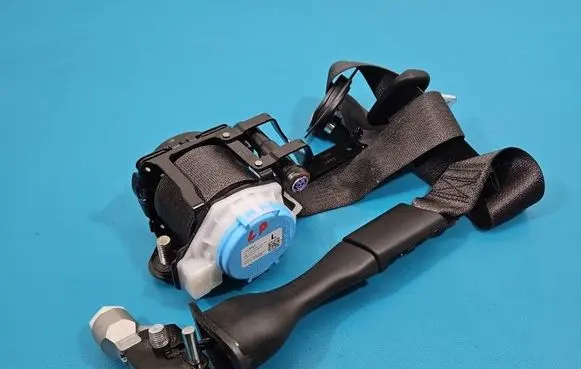 Opel Insignia B Front seatbelt 23465047 IMPRK1547067
