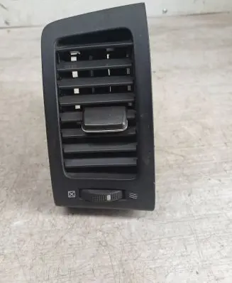 Toyota Corolla Verso E121 Dash center air vent grill 15564345 301030