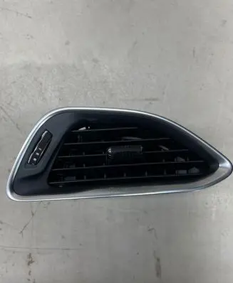 Chrysler Pacifica Dashboard side air vent grill/cover trim 3354259 3354263 6EC05TRMAA