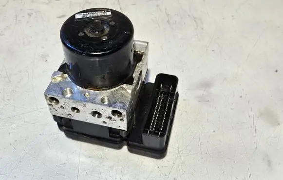 Ford Grand C-MAX ABS Pump AV612C405AE