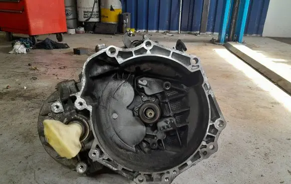 Opel Astra J Manual 6 speed gearbox MF3 55582311